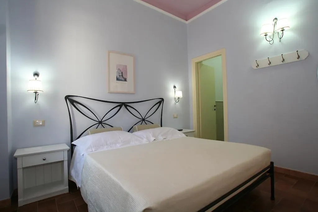 Casa Levante Oliveri 0*,  Italien